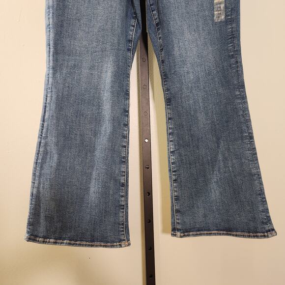 AE NWT Next Level Low-Rise Kick Bootcut Jean X Short, Size 14 - Picture 7 of 11